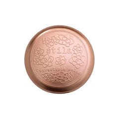 stila crema translúcida para labios y mejillas, ideal para look natural diario.