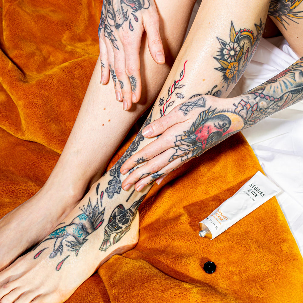Stories & Ink vibrancia-serum incluye Liftonin-Expert para el cuidado de tinta.
