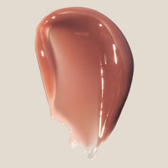 Summer Ferenity bálsamo labial con aplicador angulado facilita la aplicación precisa.