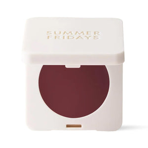 Summer Fridays Blush Butter Balm Berry Spritz mostrando la botella para una aplicación suave.