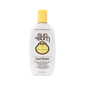 Sun Bum loción enfriante de aloe vera, envase visible y hidratación suave post-sol.