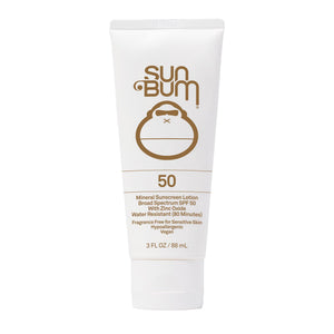 Sun Bum Mineral SPF 50 loción corporal, acabado mate, uso diario al aire libre.