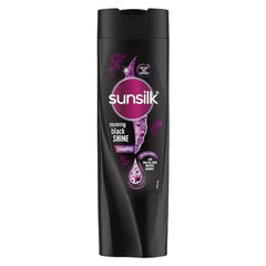 La botella Sunsilk Stunning Back Shine Activ-Mix visible para limpieza suave.