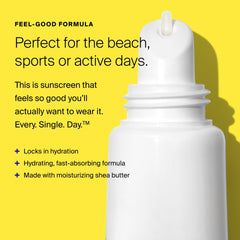 Aplicación suave de Supergoop PLAY Acai en labios.