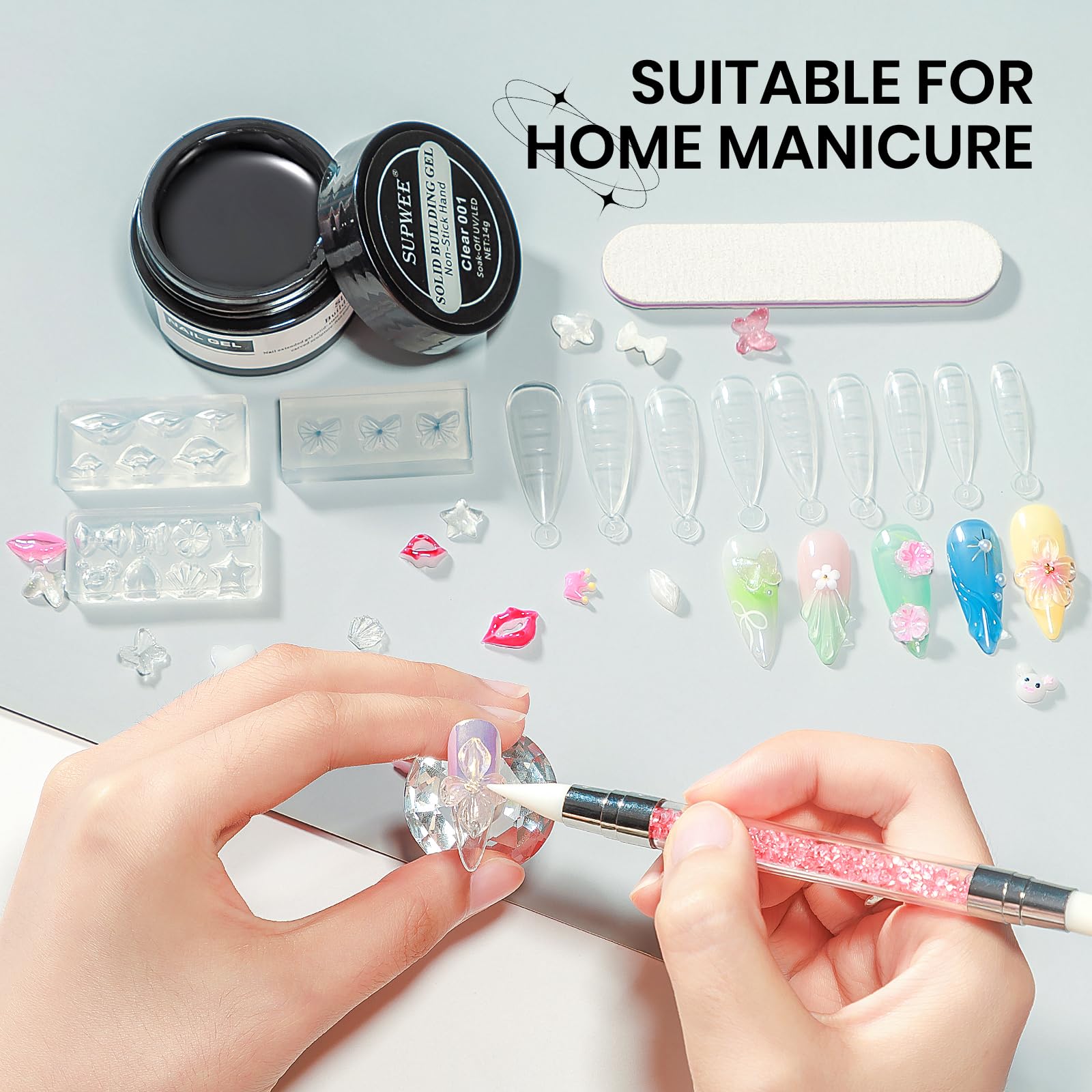 Supwee gel sólido facilita añadir volumen y contornos suaves en uñas hechas en casa.