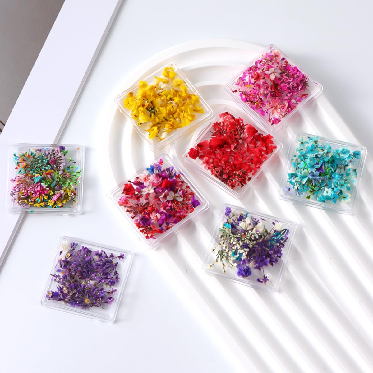 SUTOZMIWE detalles de pétalos para uñas con estilo.