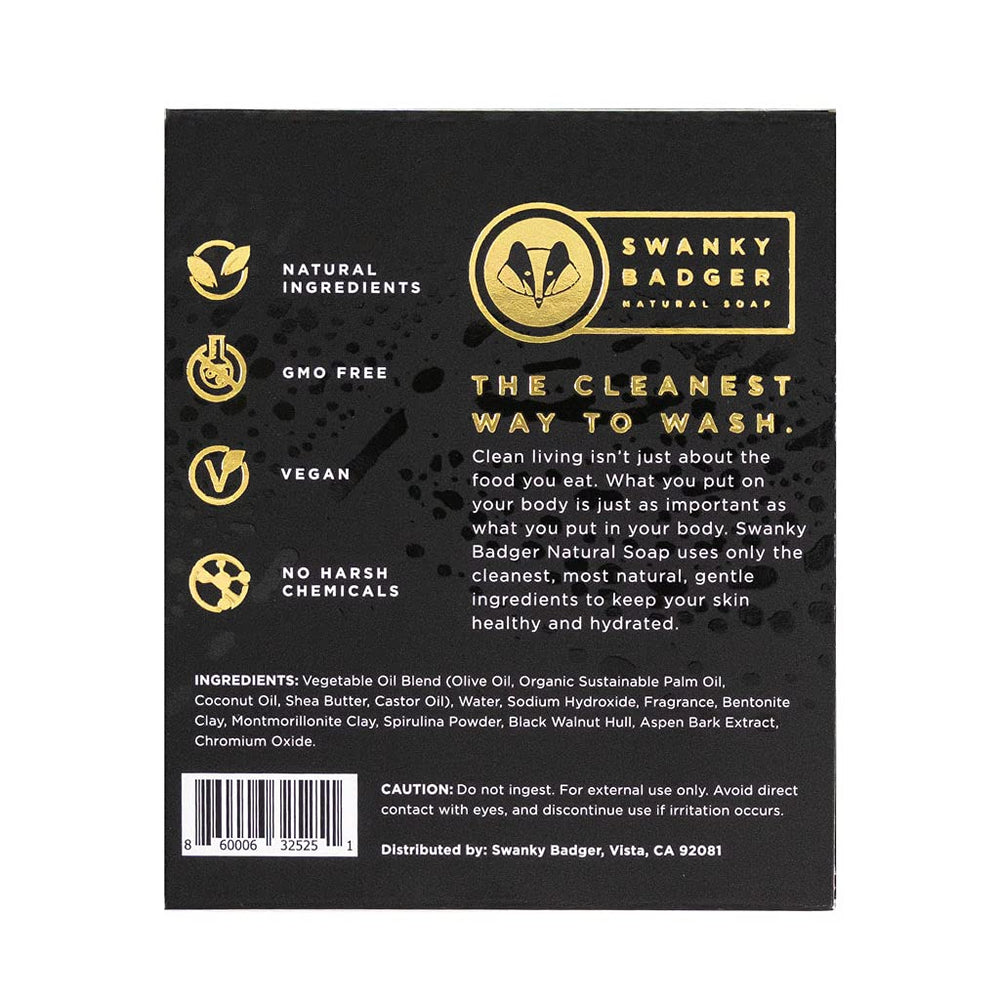 Swanky Badger Northern Pine, etiqueta clara con ingredientes naturales y compromiso sostenible.