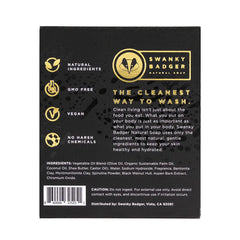 Swanky Badger Northern Pine, etiqueta clara con ingredientes naturales y compromiso sostenible.