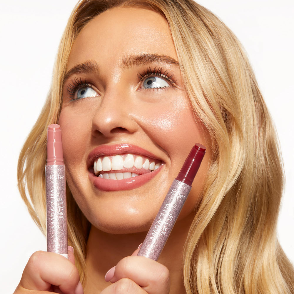 Complejo confort acolchado que suaviza las líneas de los labios.