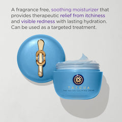 Aplicación suave en rostro con TATCHA Indigo Calming Cream para alivio de irritación.