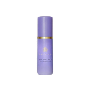 TATCHA Leche brillante: textura ligera que hidrata sin pesadez.