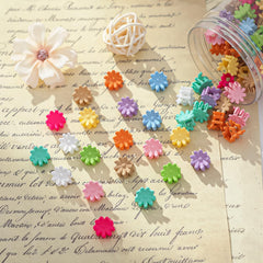 Tetizo mini clips flor para niñas, ideales para peinados rápidos y coloridos.