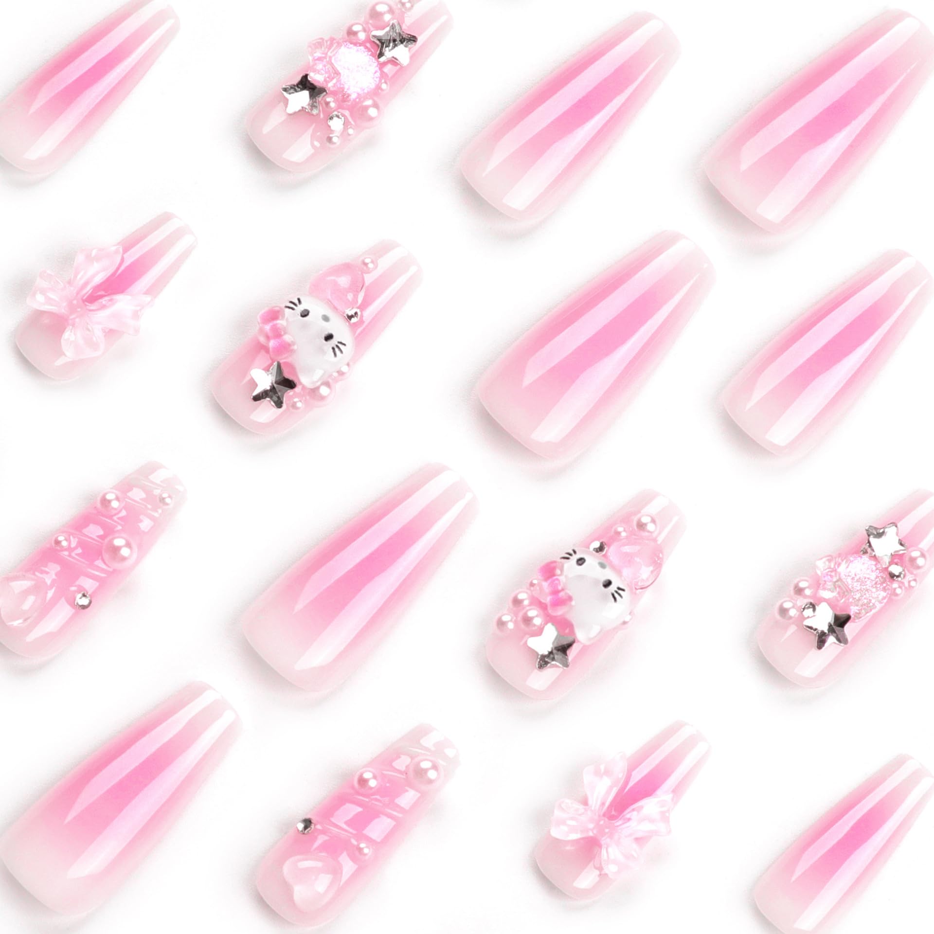 Tezocr Detalle corazones y perlas en uñas para toque 3D.