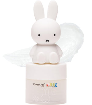 The Crème Shop Miffy, tapa con figura Miffy, ideal para retoques en cualquier bolso.