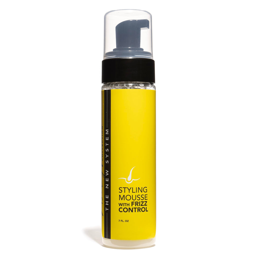 The Hair Diagram Ashley Marie Mousse antiencrespamiento para rizos definidos y brillo natural.
