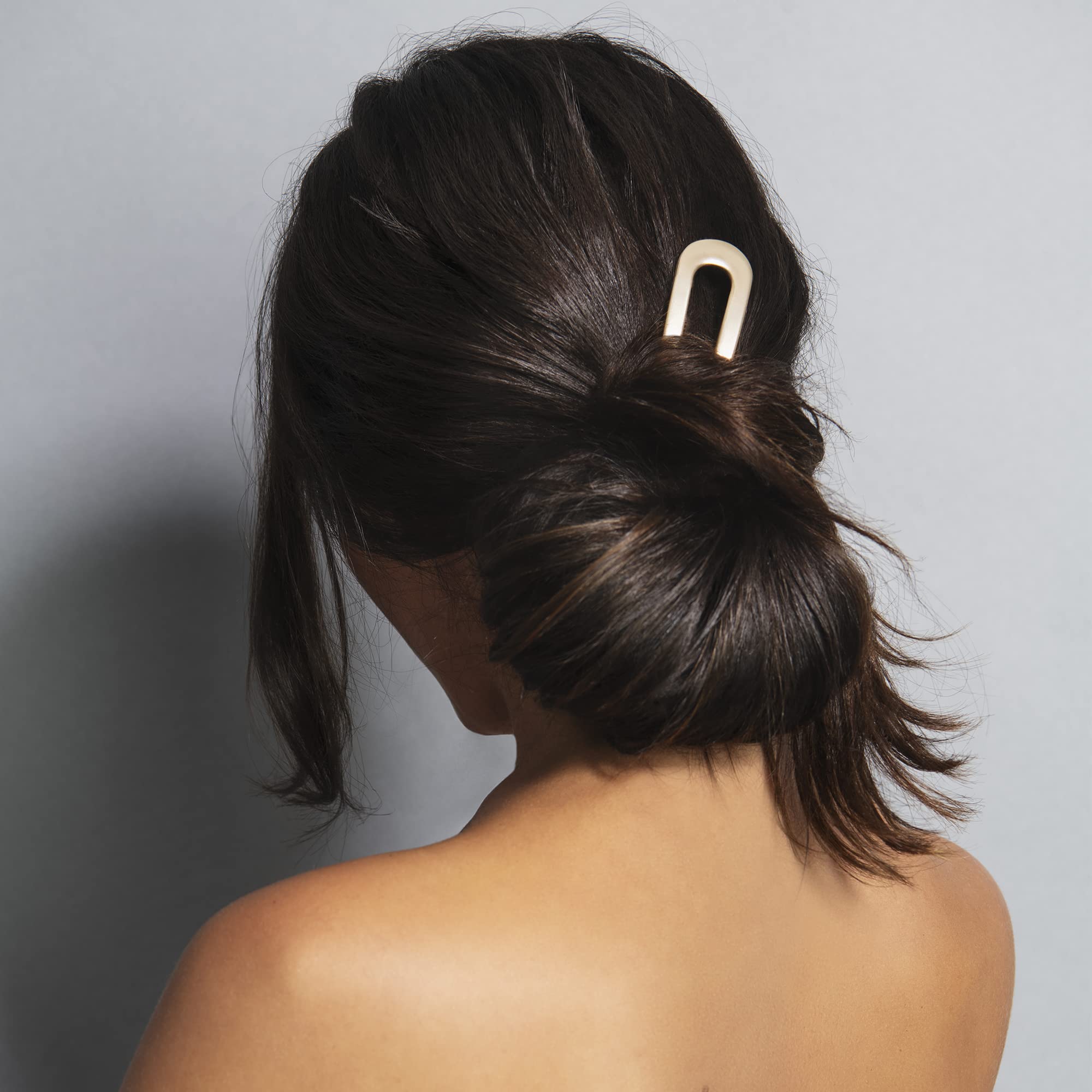 The Hair Edit Sleek Chignon Pin para uso diario, sujeción segura sin tirones.