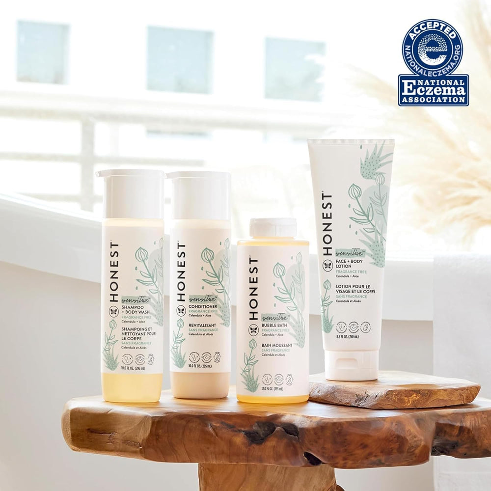 Aplicación suave de The Honest Company en la piel de bebé y piel sensible