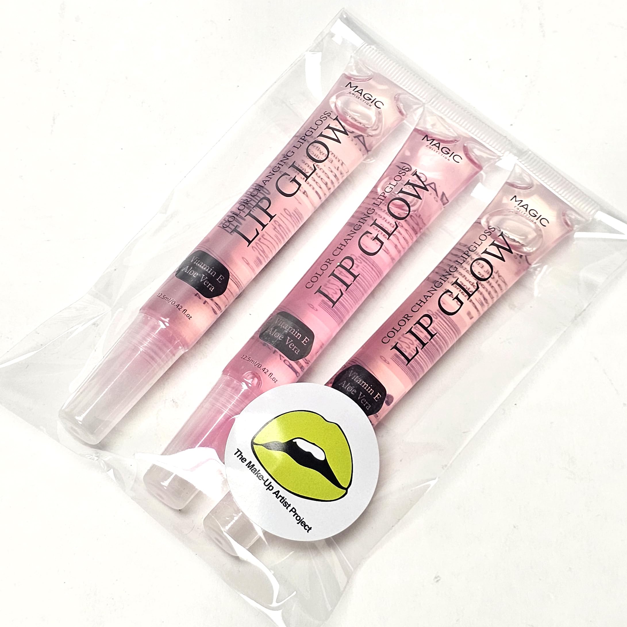 Lip Glow textura cremosa para un deslizamiento suave y cómodo.