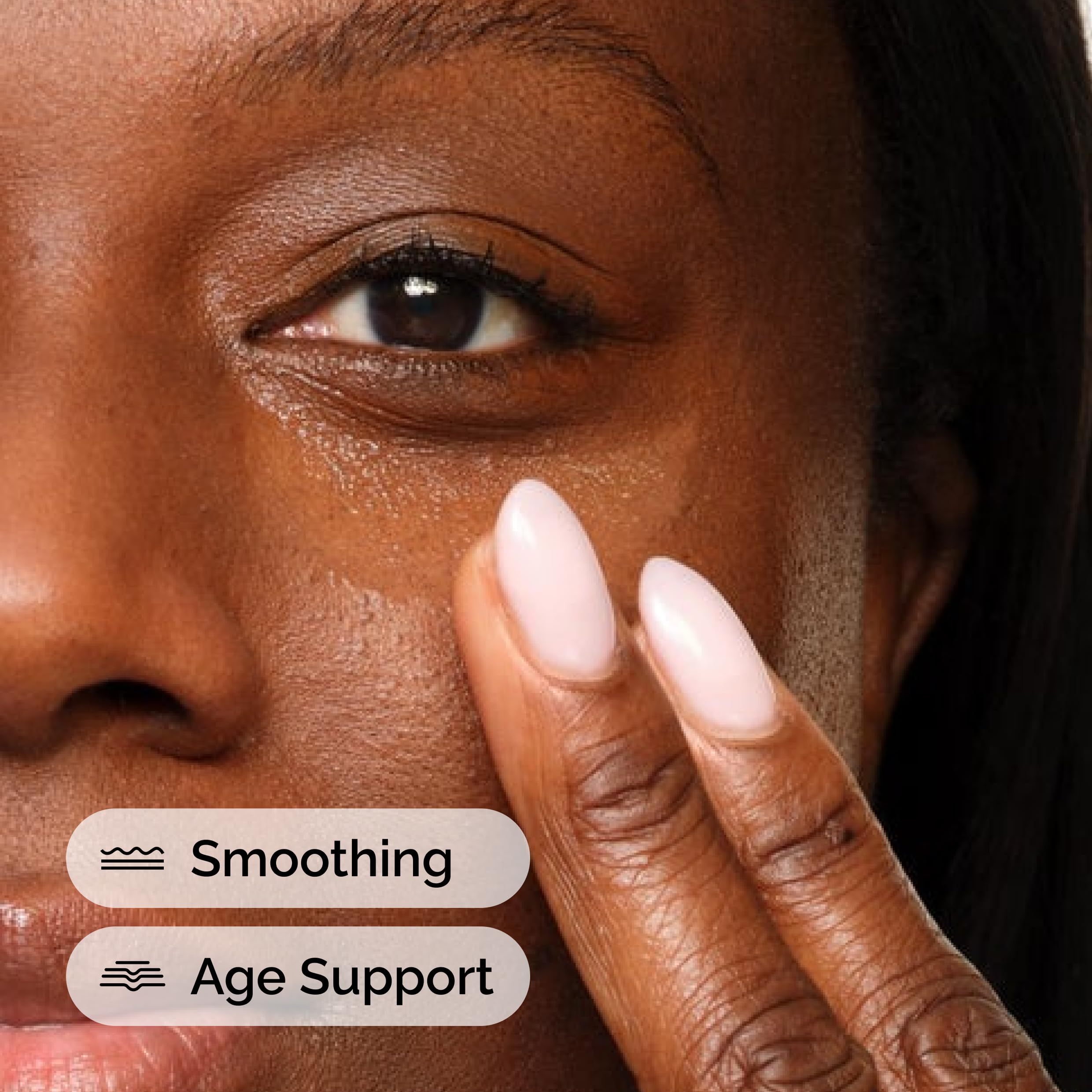 The Ordinary Argireline Solution 10% se aplica alrededor de los ojos para líneas finas.