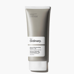Empaque sencillo y limpio del set facial y corporal de The Ordinary.