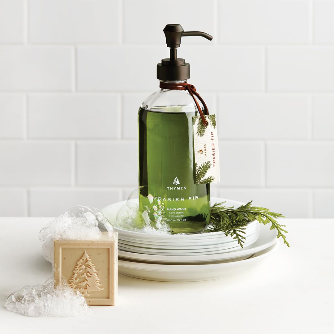 Thymes Frasier Fir, espuma cremosa, limpieza suave que cuida la piel.