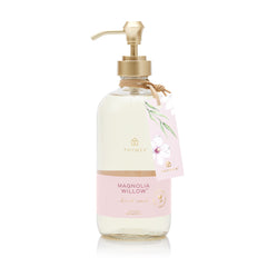 Botella Thymes Jabón de Manos Magnolia Willow con aroma floral y limpieza suave.