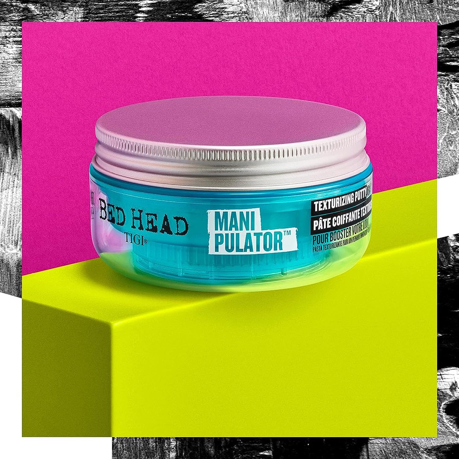 Picos y giros con TIGI Bed Head Manipulator para estilos audaces.