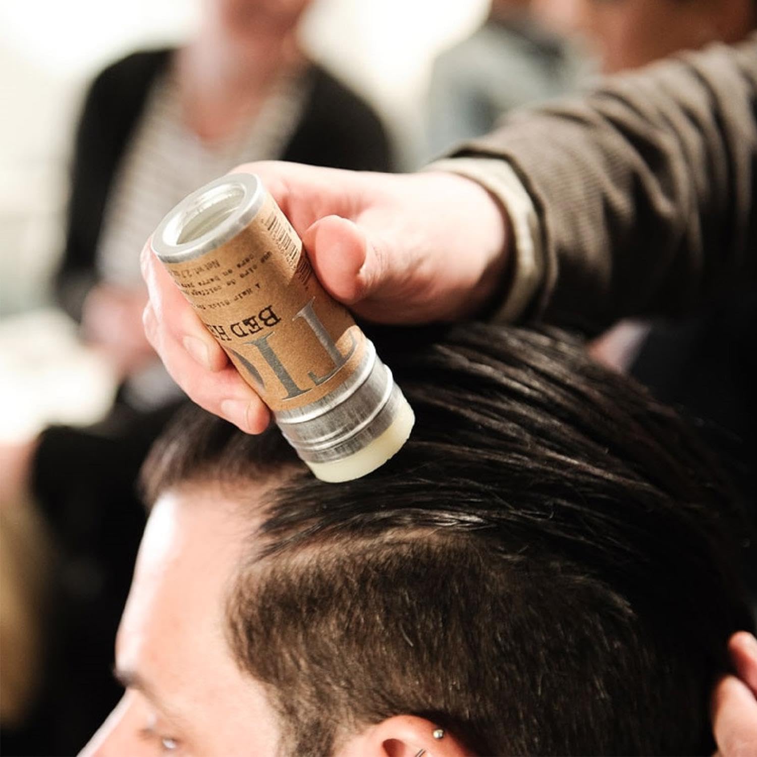 TIGI Bed Head Wax Stick, tamaño de viaje, estilo rápido y práctico en cualquier lugar.