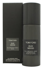 Para reforzar la duración, usa gel de baño y loción de Tom Ford Oud Wood
