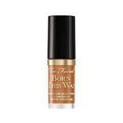 Too Faced Born This Way Concealer embalaje compacto para viaje.
