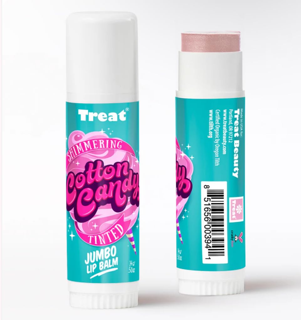 Aplicación en labios y mejillas con bálsamo jumbo orgánico de Treat.