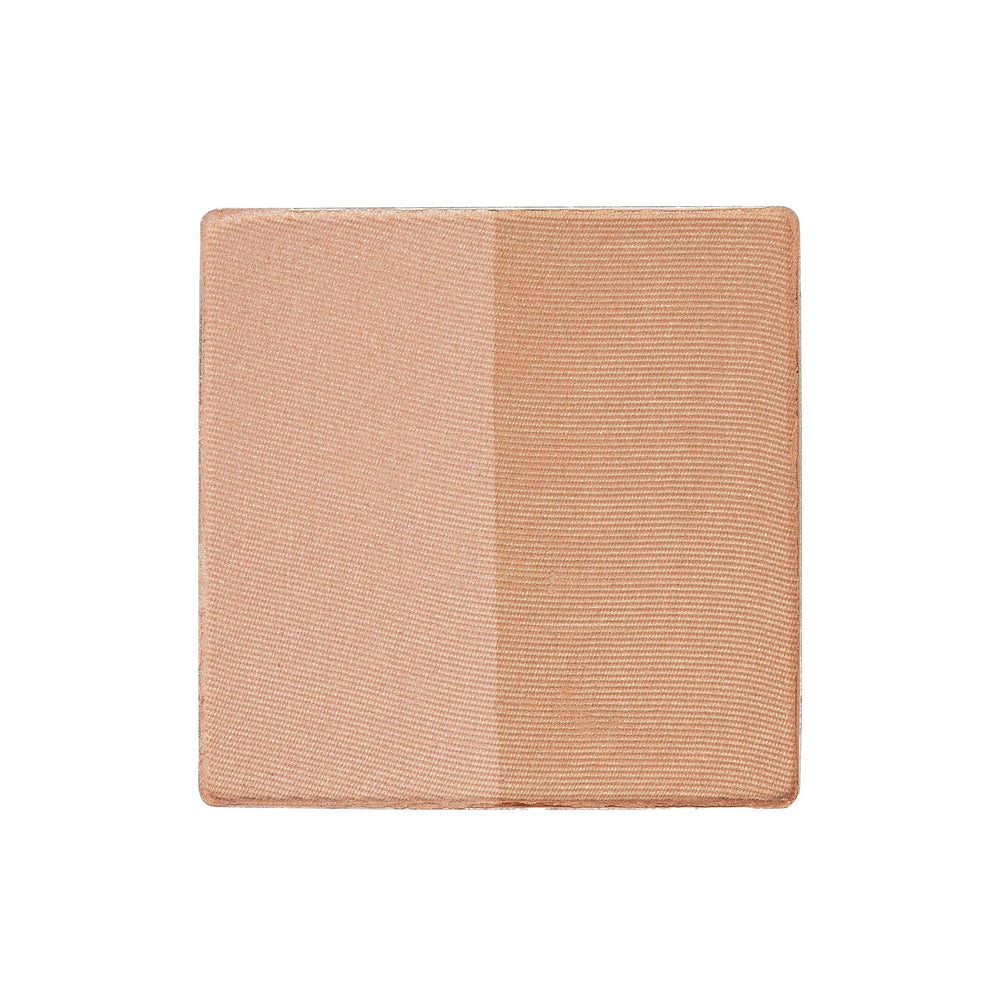 Trish McEvoy Dual Resort Bronceador Recarga para un brillo natural.