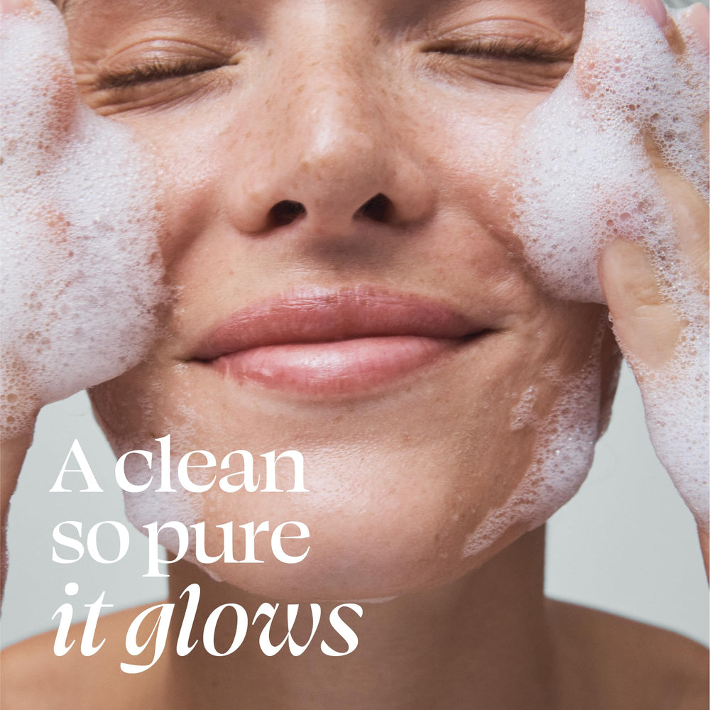 TULA desmaquillante y limpieza: elimina maquillaje con efecto purificante.