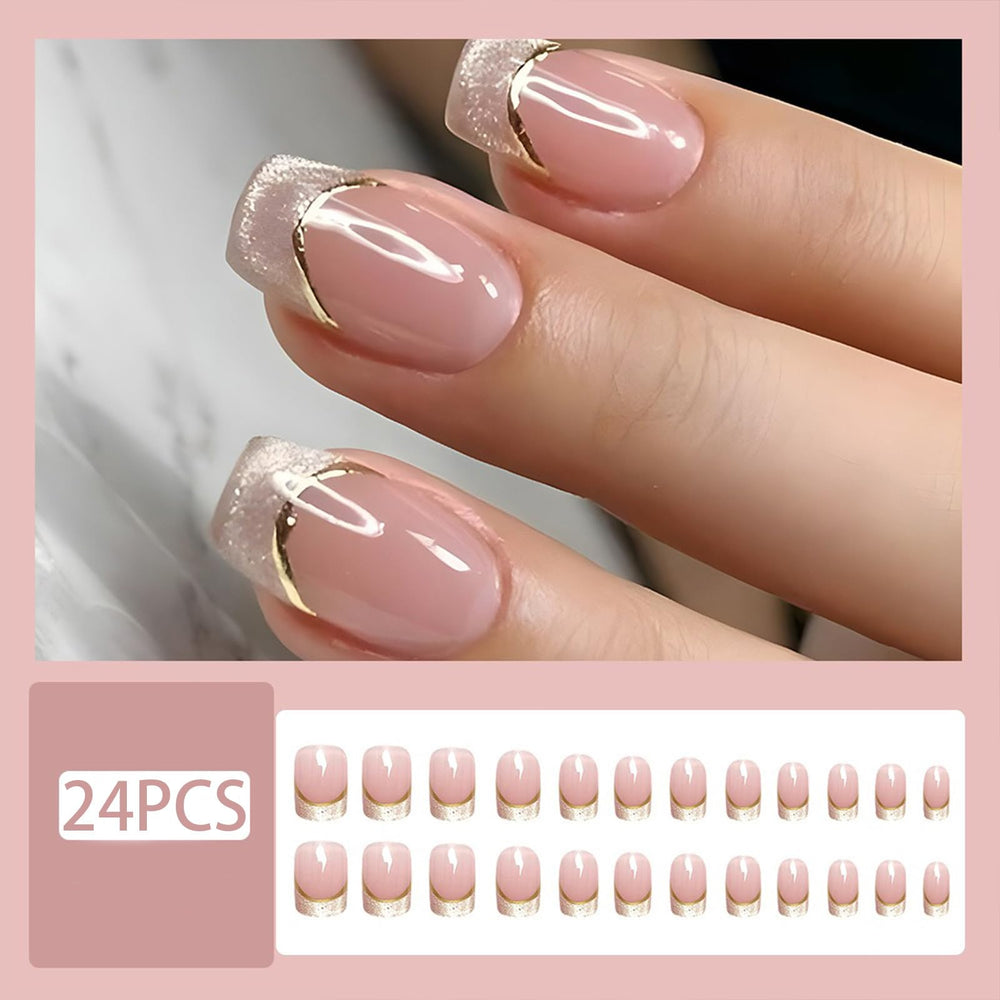 Unas postizas frances nude brillo para estilo natural y elegante.