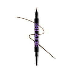 URBAN DECAY Brow Blade lapiz resistente al agua define cejas con acabado natural.