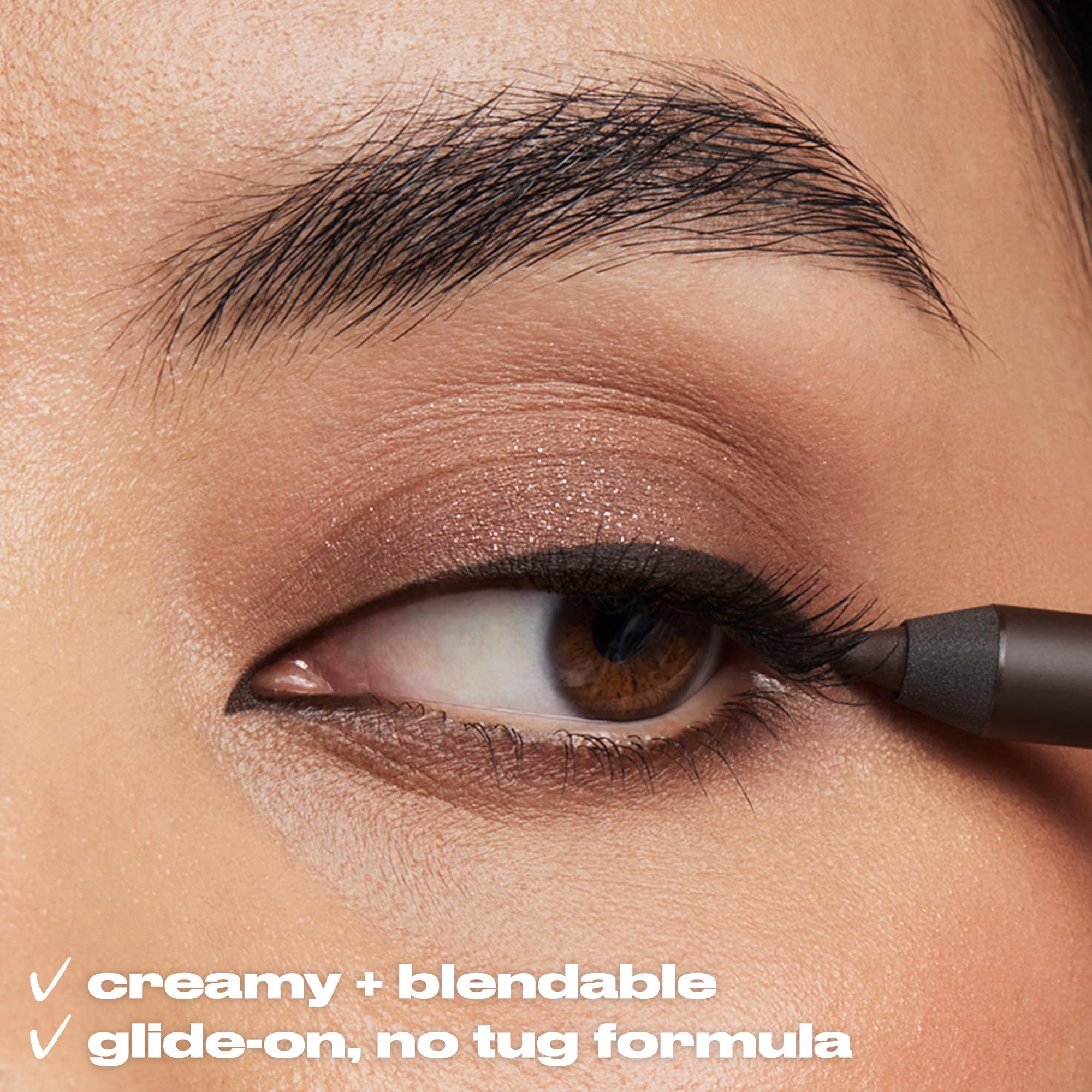 URBAN DECAY 24/7 fórmula hidratante con vitamina E y aceites.