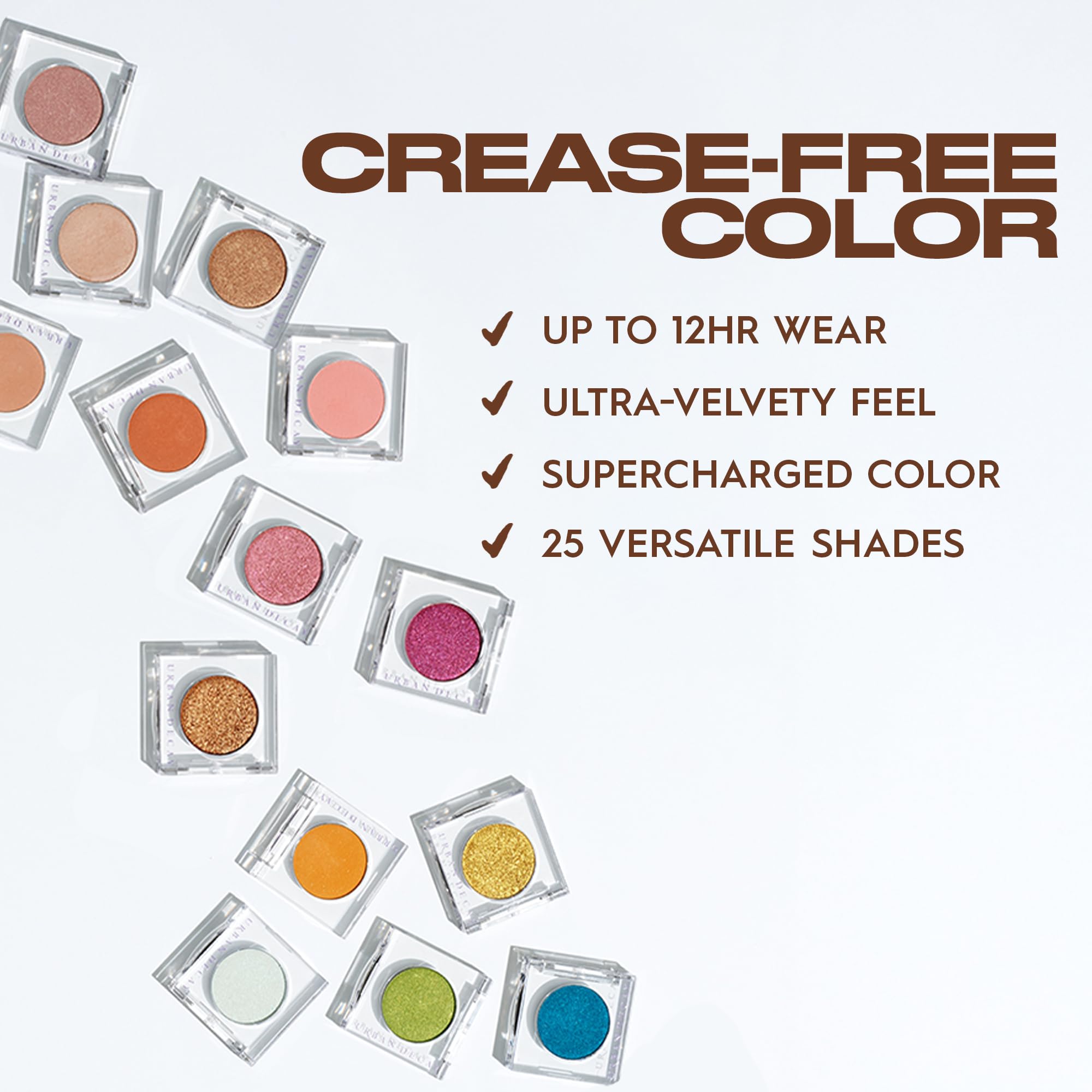 Urban Decay 24/7 Sombra: acabado mate para apariencia neutra duradera.