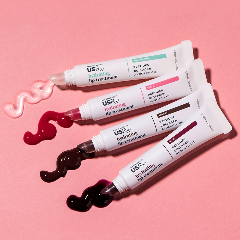 Aplicación diaria del tratamiento labial Urban Skin Rx para labios secos durante el día.