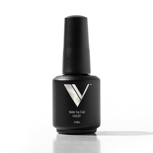 Capa superior mate de V Beauty Pure en uña natural con acabado suave