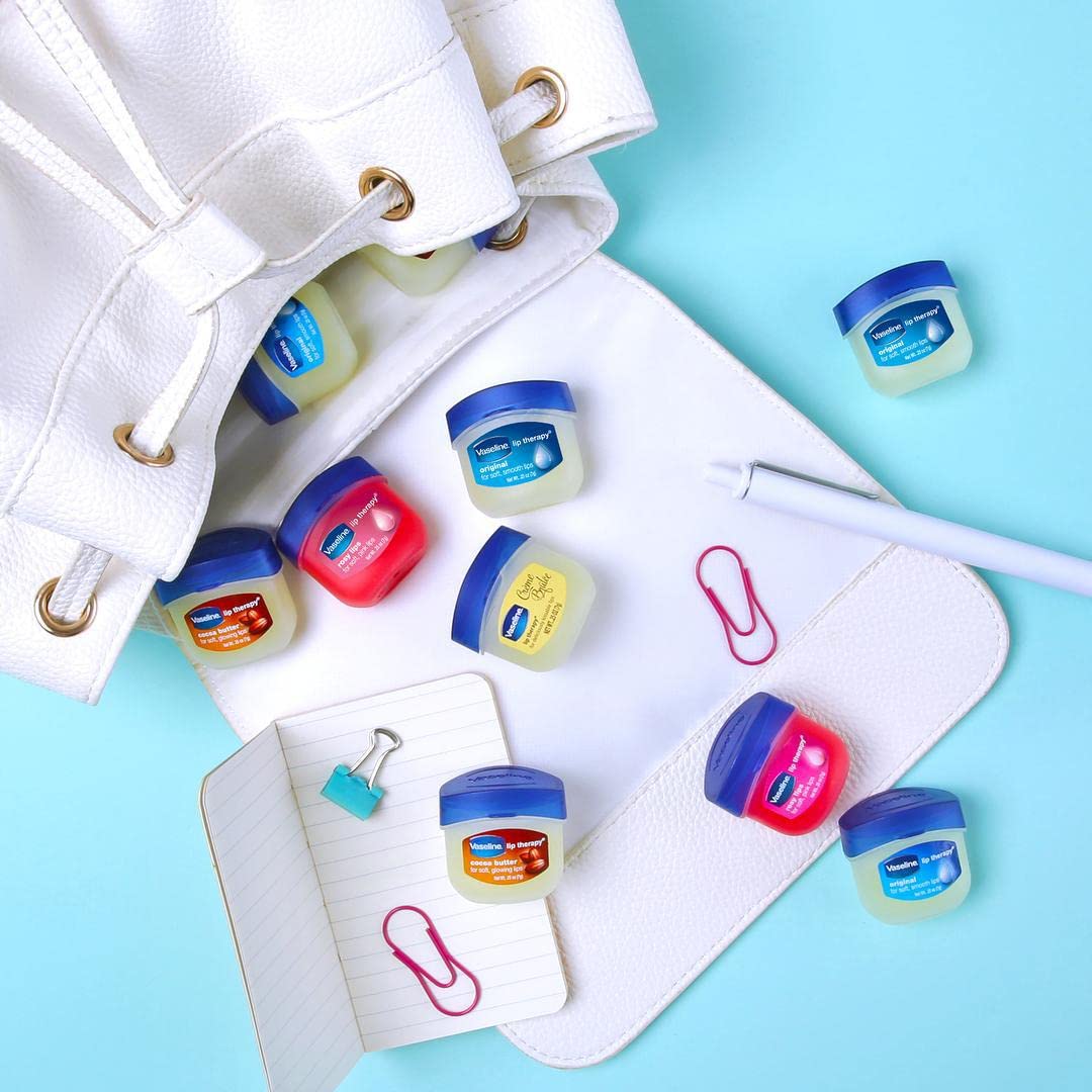 Formato mini práctico de Vaseline para retoques rápidos en cualquier lugar.