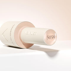 VENALISA: aplicación suave del gel rosa claro para cobertura uniforme.