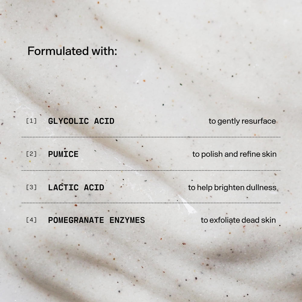 Versed Buff It Out, aplicación en mano, experiencia suave que mejora la textura de la piel.