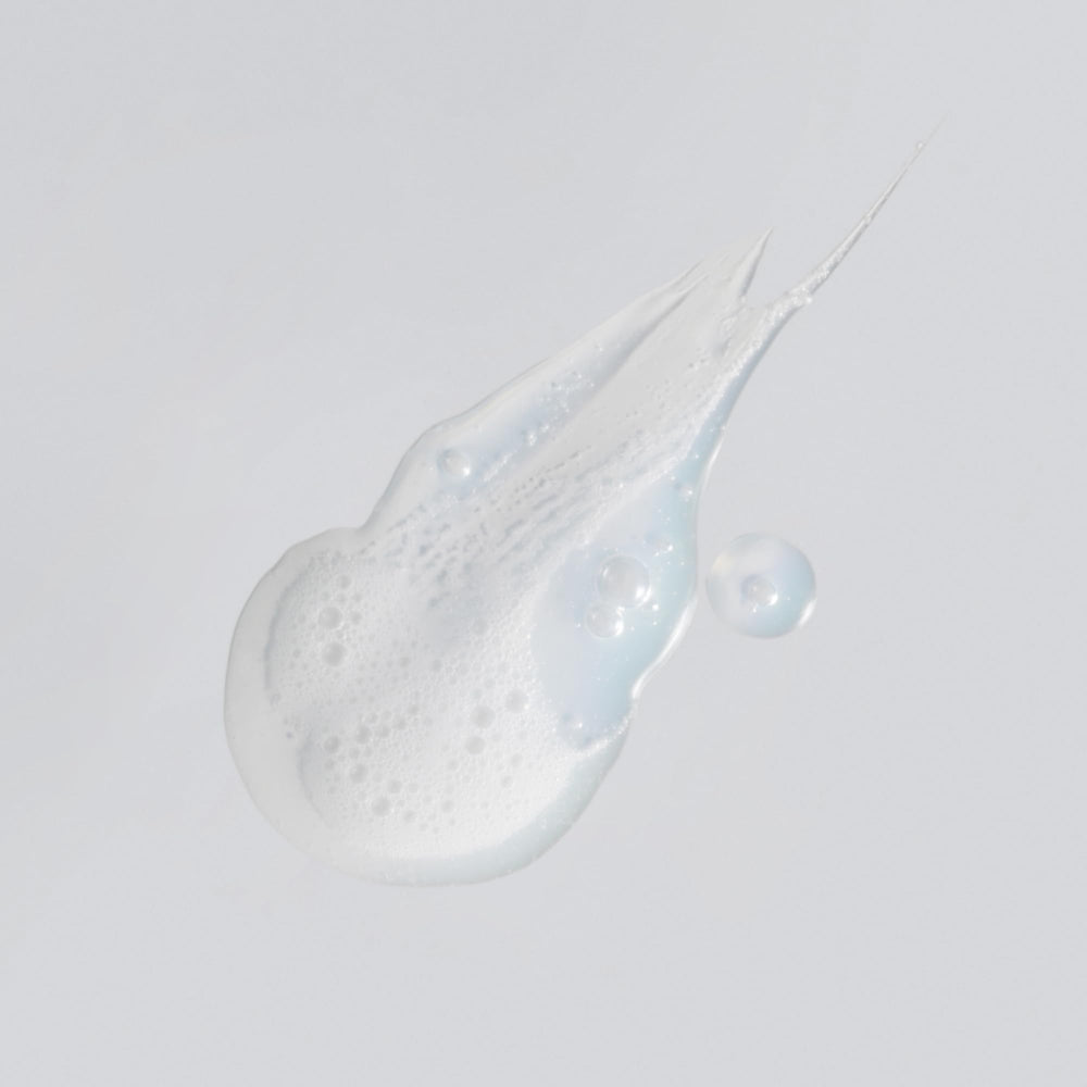 Versed Purist: textura de gel visible, hidrata sin resecar la piel