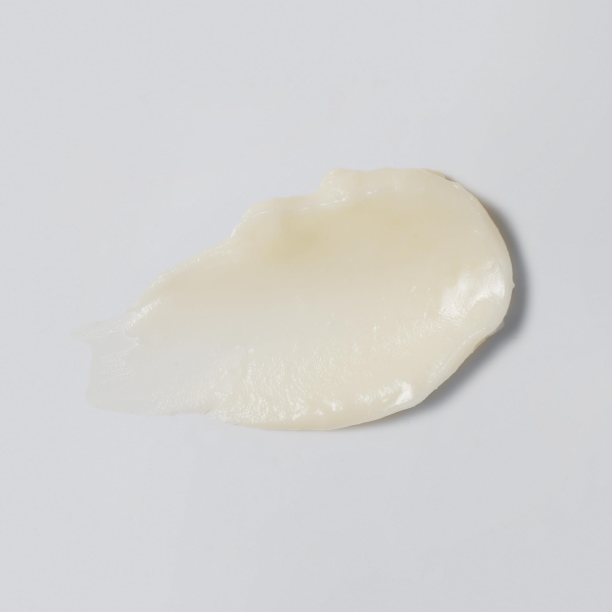 Versed Smooth Landing textura cremosa, aplicación agradable para la zona ocular.