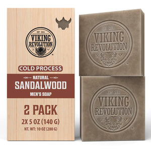 Jabón Viking Revolution de sándalo prensado en frío para piel limpia.
