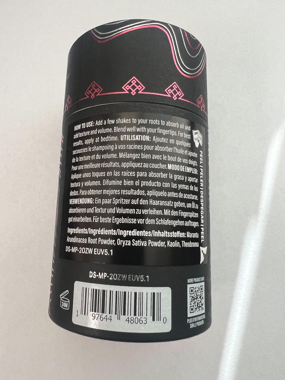Viori cabello sin residuos y acabado natural tras usar el polvo seco.