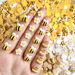 Charms abeja flor en tres dimensiones de Vopintpy para uñas, ideal para decoración rápida.