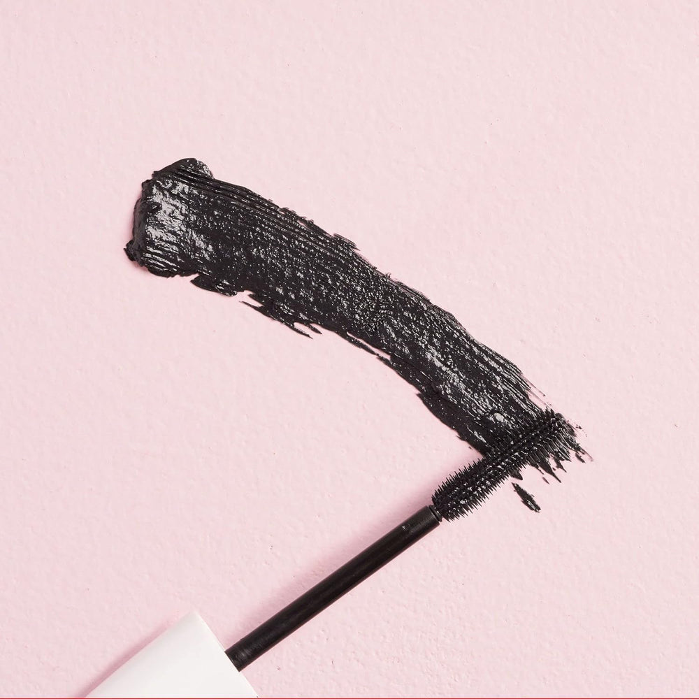W7 Oh So Sensitive Mascara, sin crueldad, vegana y apta para ojos sensibles.