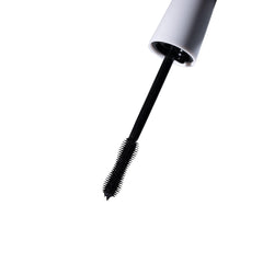 W7 Oh So Sensitive Mascara, volumen en pestañas para un look más denso.
