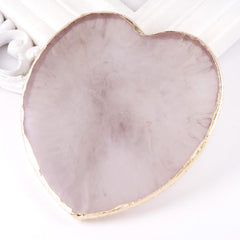 Waldd paleta con corazones añade encanto al arte de uñas.